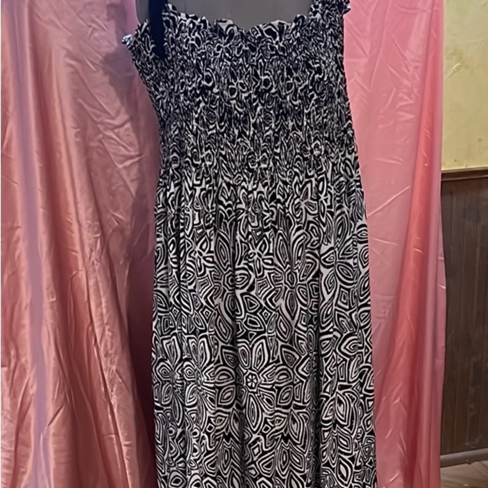 Black and White Patterned Women's maxi Dress